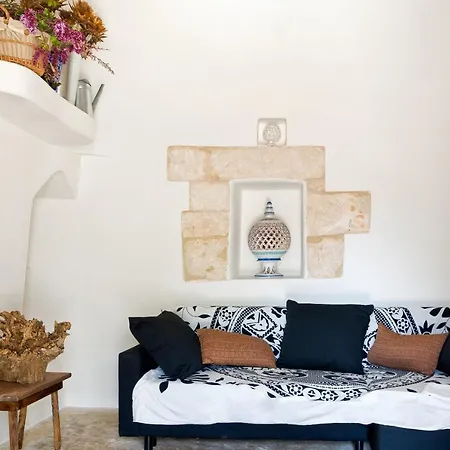 Сasa de vacaciones Charming House In With Pool And Garden